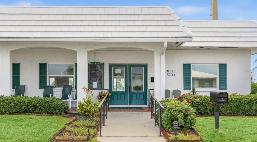 Longboat Key, Florida 34228, 2 Bedroom Bedrooms, ,2 Bathroombathrooms,Residential,For Sale,Spanish,0,Mfra4694415