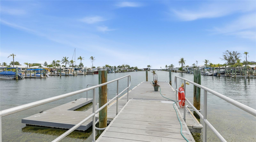 Longboat Key, Florida 34228, 2 Bedroom Bedrooms, ,2 Bathroombathrooms,Residential,For Sale,Spanish,0,Mfra4694415