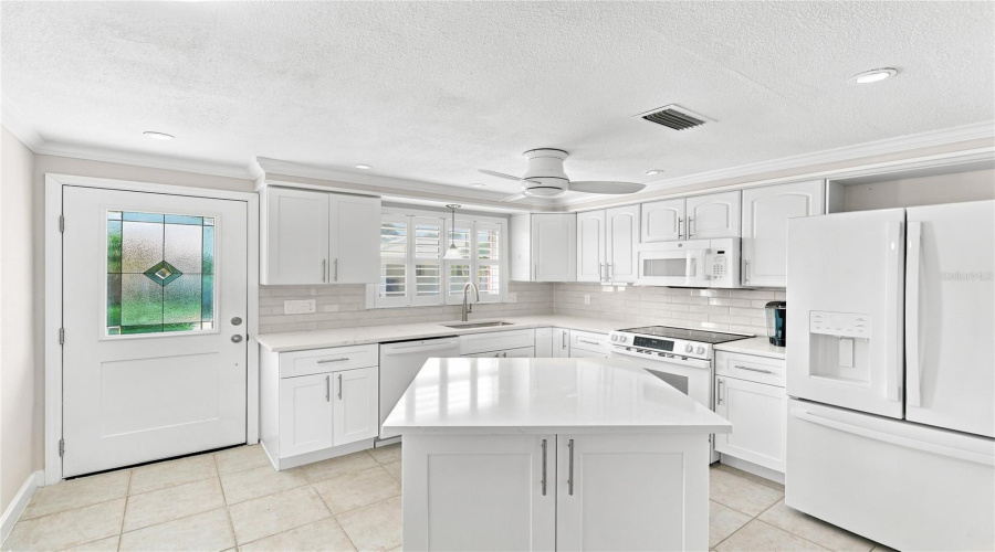 Longboat Key, Florida 34228, 2 Bedroom Bedrooms, ,2 Bathroombathrooms,Residential,For Sale,Spanish,0,Mfra4694415