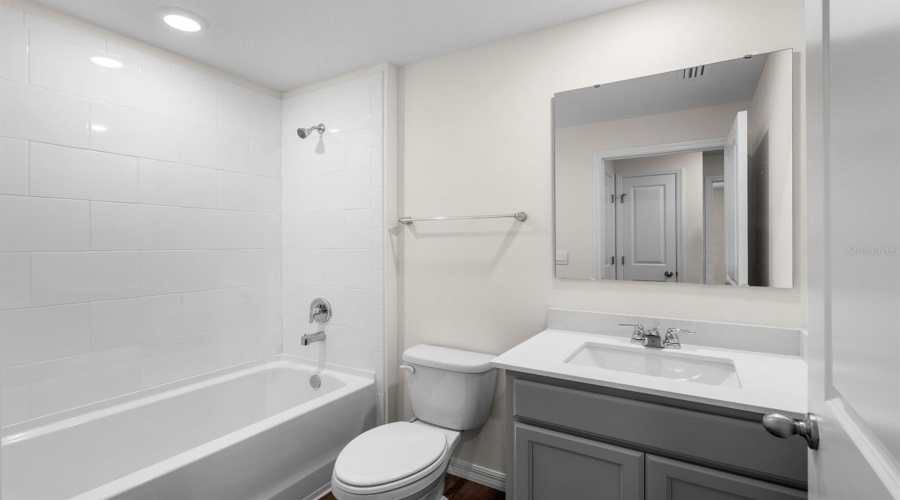 Winter Garden, Florida 34787, 3 Bedroom Bedrooms, ,2 Bathroombathrooms,Residential,For Sale,Barbours Creek,0,Mfro6435580