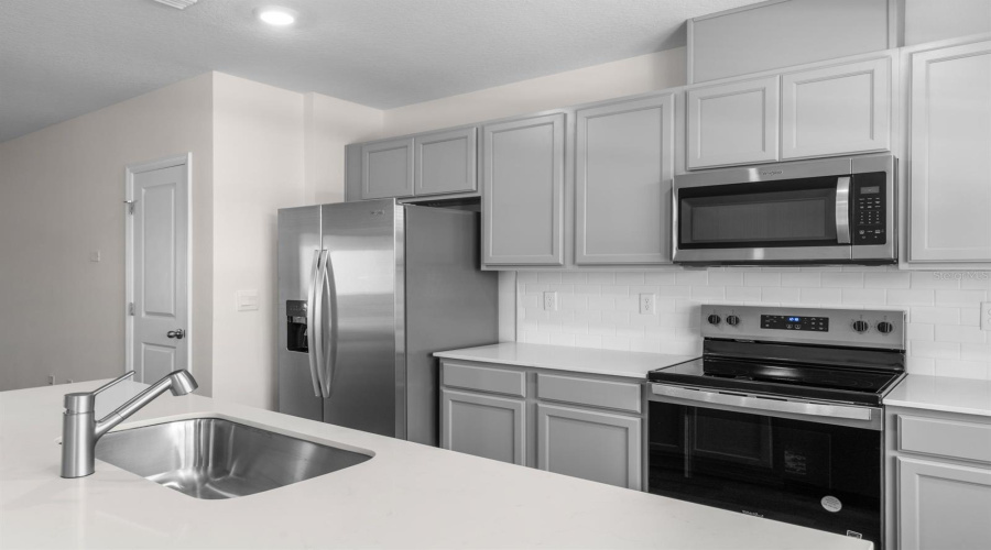 Winter Garden, Florida 34787, 3 Bedroom Bedrooms, ,2 Bathroombathrooms,Residential,For Sale,Barbours Creek,0,Mfro6435580