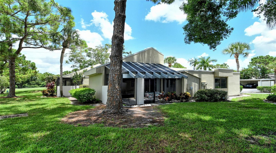 Sarasota, Florida 34235, 2 Bedroom Bedrooms, ,2 Bathroombathrooms,Residential,For Sale,Glebe Farm Close,0,Mfra4677056