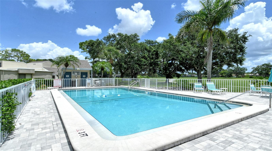 Community Pool (1/2)