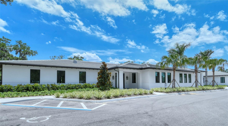 Sarasota, Florida 34235, 2 Bedroom Bedrooms, ,2 Bathroombathrooms,Residential,For Sale,Glebe Farm Close,0,Mfra4677056