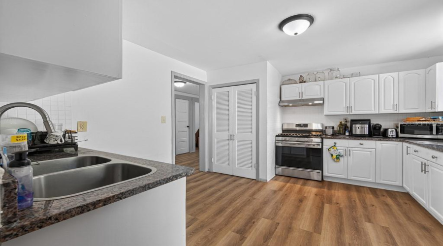 Tampa, Florida 33604, 5 Bedroom Bedrooms, ,3 Bathroombathrooms,Residential,For Sale,Flora Vista,0,Mfrtb8531584
