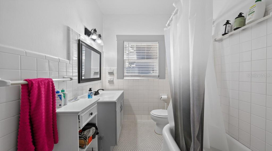 Tampa, Florida 33604, 5 Bedroom Bedrooms, ,3 Bathroombathrooms,Residential,For Sale,Flora Vista,0,Mfrtb8531584