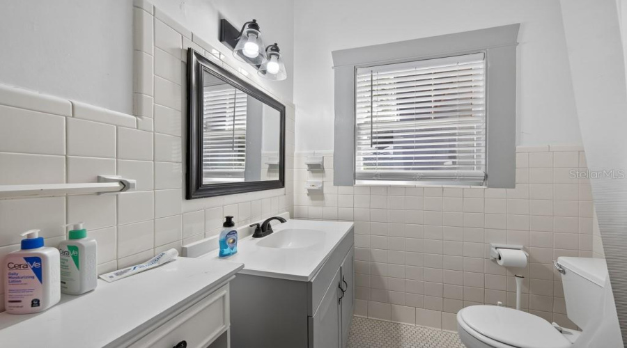 Tampa, Florida 33604, 5 Bedroom Bedrooms, ,3 Bathroombathrooms,Residential,For Sale,Flora Vista,0,Mfrtb8531584
