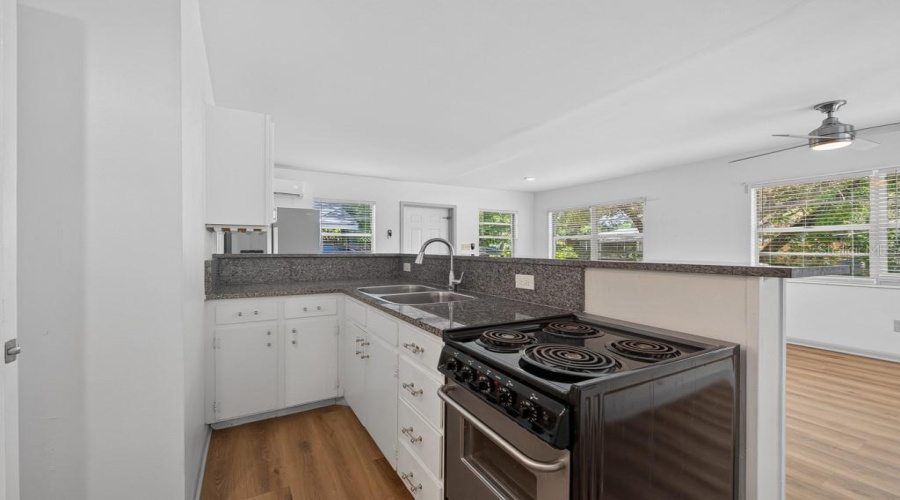 Tampa, Florida 33604, 5 Bedroom Bedrooms, ,3 Bathroombathrooms,Residential,For Sale,Flora Vista,0,Mfrtb8531584