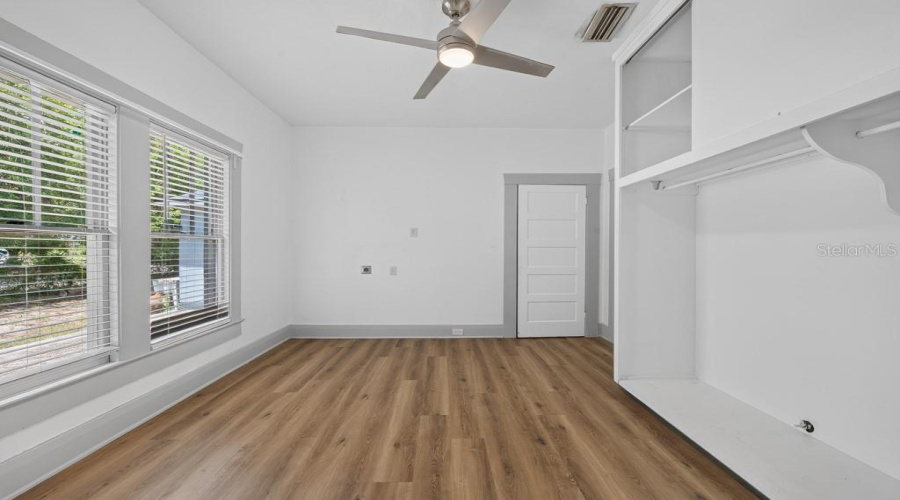 Tampa, Florida 33604, 5 Bedroom Bedrooms, ,3 Bathroombathrooms,Residential,For Sale,Flora Vista,0,Mfrtb8531584