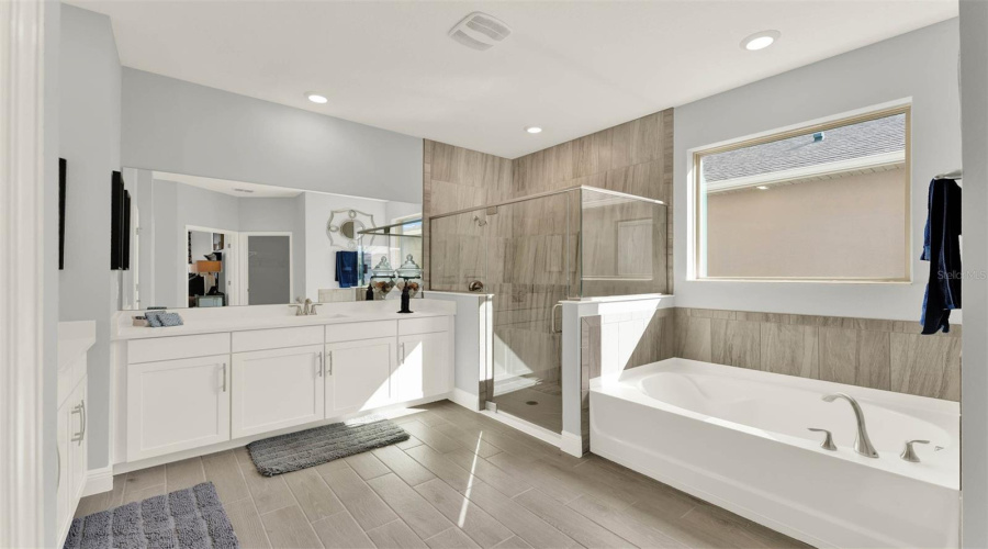 Winter Garden, Florida 34787, 4 Bedroom Bedrooms, ,3 Bathroombathrooms,Residential,For Sale,Shine View,0,Mfro6430326