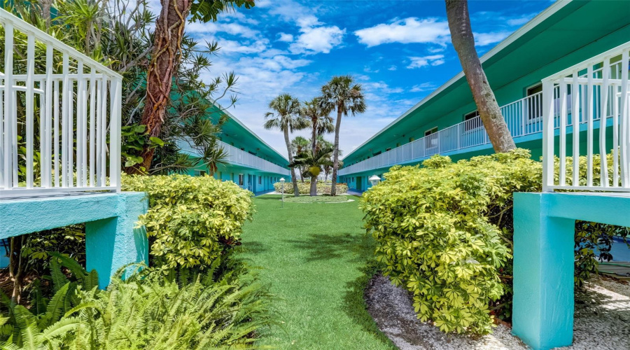 Bradenton Beach, Florida 34217, 1 Bedroom Bedrooms, ,1 Bathroombathrooms,Residential,For Sale,7Th,0,Mfra4647437