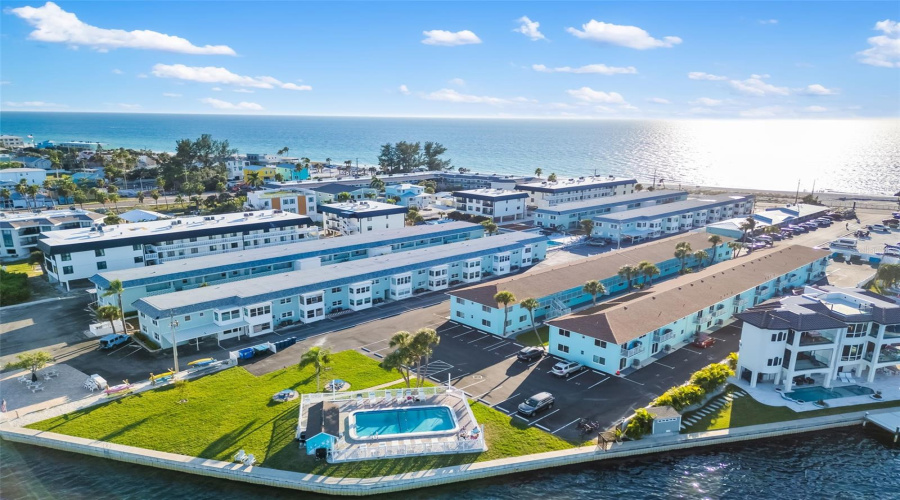 Bradenton Beach, Florida 34217, 1 Bedroom Bedrooms, ,1 Bathroombathrooms,Residential,For Sale,7Th,0,Mfra4647437