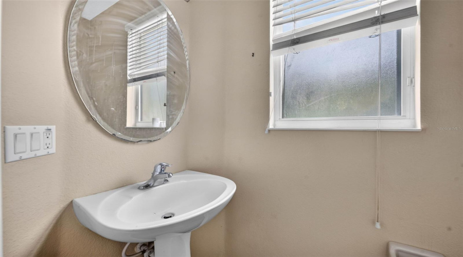 Orlando, Florida 32832, 4 Bedroom Bedrooms, ,2 Bathroombathrooms,Residential,For Sale,Moss Park Ridge,0,Mfro6434905