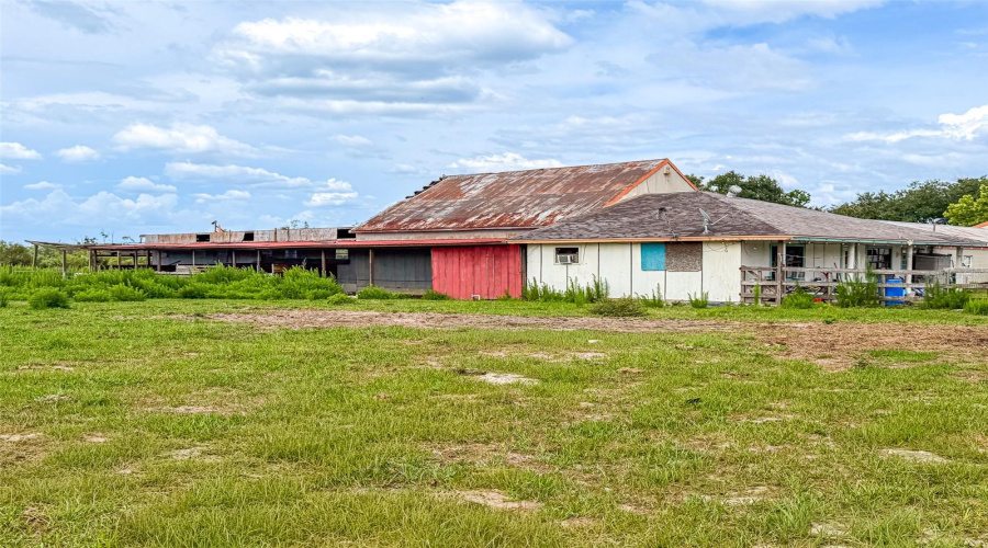 Polk City, Florida 33868, 7 Bedroom Bedrooms, ,4 Bathroombathrooms,Residential,For Sale,County Road 557A,0,Mfrl4962614