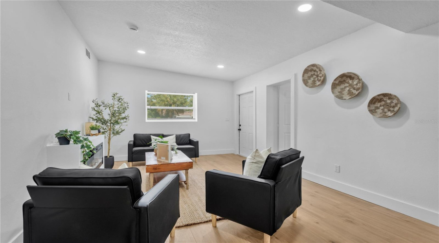 St Petersburg, Florida 33711, 3 Bedroom Bedrooms, ,1 Bathroombathrooms,Residential,For Sale,15Th,0,Mfrw7887307