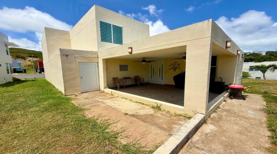 Fajardo, Puerto Rico 00738, 3 Bedroom Bedrooms, ,2 Bathroombathrooms,Residential,For Sale,C6 Calle 2,0,Mfrpr9123499