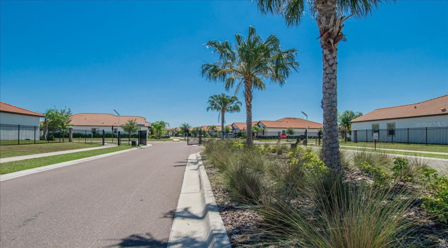 Wimauma, Florida 33598, 2 Bedroom Bedrooms, ,2 Bathroombathrooms,Residential,For Sale,Holly Well,0,Mfrtb8510671