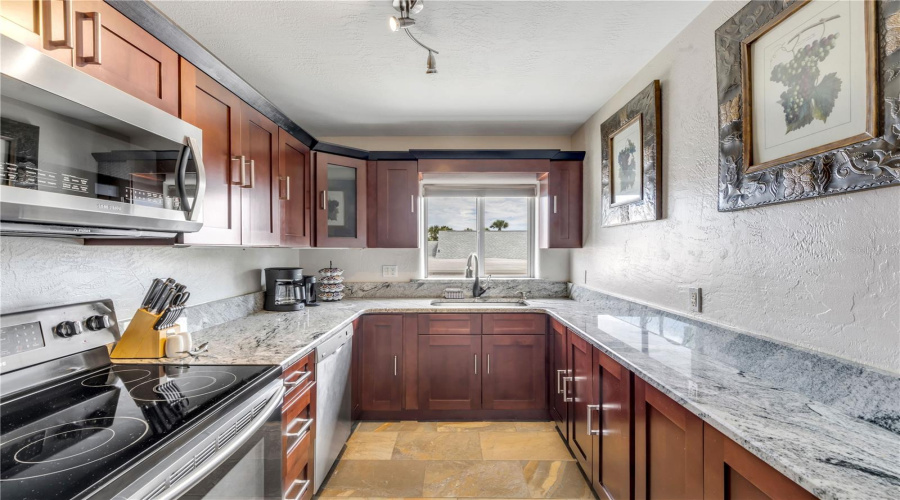 New Smyrna Beach, Florida 32169, 4 Bedroom Bedrooms, ,3 Bathroombathrooms,Residential,For Sale,Causeway,0,Mfrns1087566