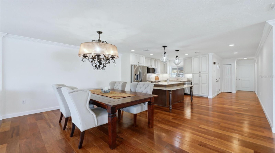 Sarasota, Florida 34231, 2 Bedroom Bedrooms, ,2 Bathroombathrooms,Residential,For Sale,Riverbluff,0,Mfra4686360