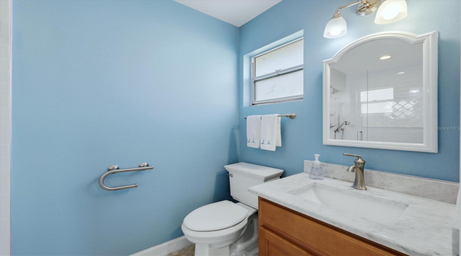 Sarasota, Florida 34231, 2 Bedroom Bedrooms, ,2 Bathroombathrooms,Residential,For Sale,Riverbluff,0,Mfra4686360