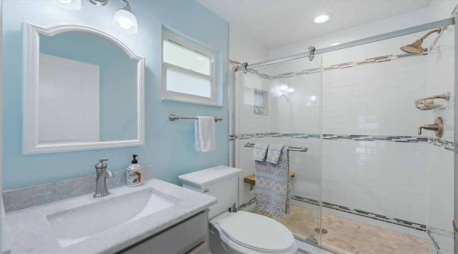 Sarasota, Florida 34231, 2 Bedroom Bedrooms, ,2 Bathroombathrooms,Residential,For Sale,Riverbluff,0,Mfra4686360