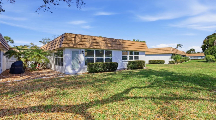 Sarasota, Florida 34231, 2 Bedroom Bedrooms, ,2 Bathroombathrooms,Residential,For Sale,Riverbluff,0,Mfra4686360