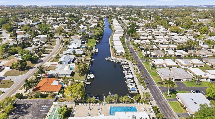 Sarasota, Florida 34231, 2 Bedroom Bedrooms, ,2 Bathroombathrooms,Residential,For Sale,Riverbluff,0,Mfra4686360