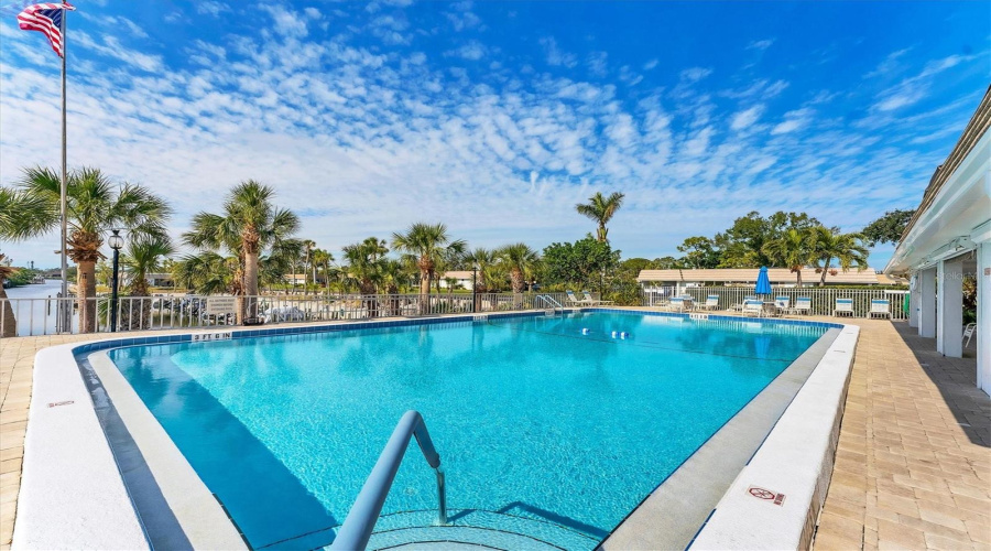 Sarasota, Florida 34231, 2 Bedroom Bedrooms, ,2 Bathroombathrooms,Residential,For Sale,Riverbluff,0,Mfra4686360
