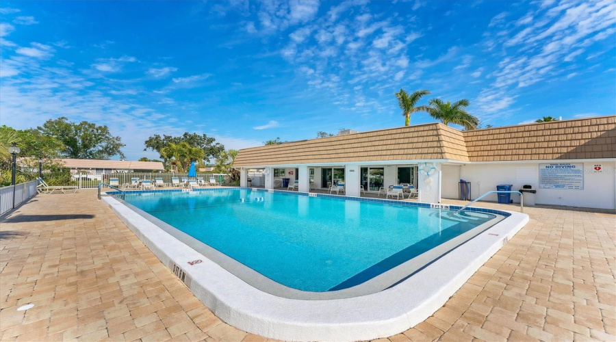 Sarasota, Florida 34231, 2 Bedroom Bedrooms, ,2 Bathroombathrooms,Residential,For Sale,Riverbluff,0,Mfra4686360