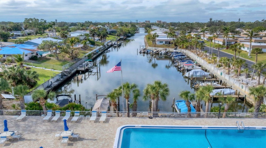 Sarasota, Florida 34231, 2 Bedroom Bedrooms, ,2 Bathroombathrooms,Residential,For Sale,Riverbluff,0,Mfra4686360