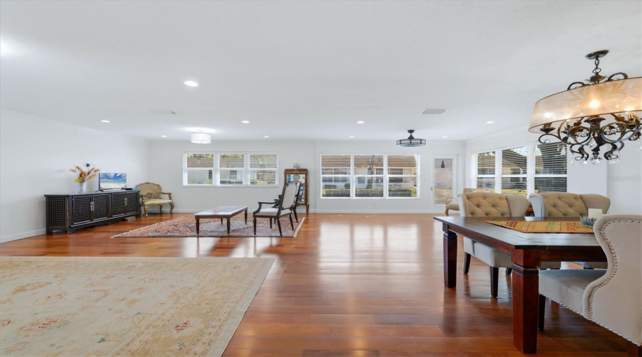 Sarasota, Florida 34231, 2 Bedroom Bedrooms, ,2 Bathroombathrooms,Residential,For Sale,Riverbluff,0,Mfra4686360
