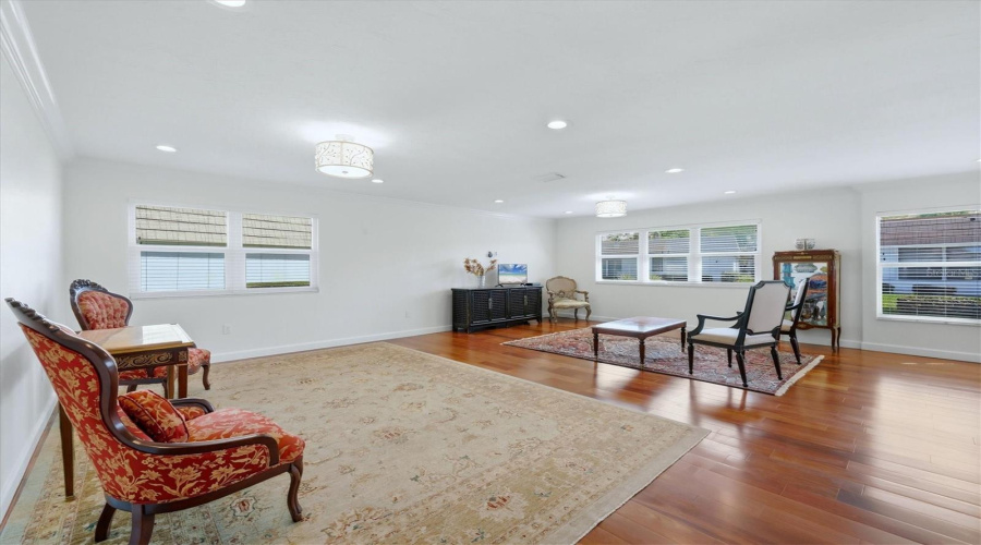Sarasota, Florida 34231, 2 Bedroom Bedrooms, ,2 Bathroombathrooms,Residential,For Sale,Riverbluff,0,Mfra4686360
