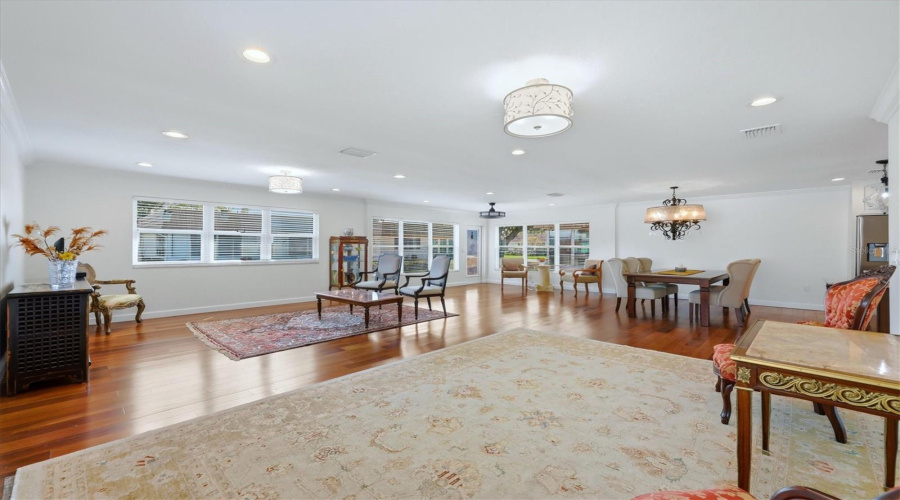 Sarasota, Florida 34231, 2 Bedroom Bedrooms, ,2 Bathroombathrooms,Residential,For Sale,Riverbluff,0,Mfra4686360