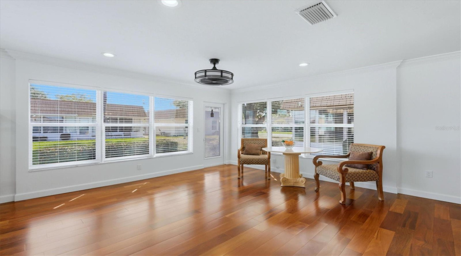 Sarasota, Florida 34231, 2 Bedroom Bedrooms, ,2 Bathroombathrooms,Residential,For Sale,Riverbluff,0,Mfra4686360