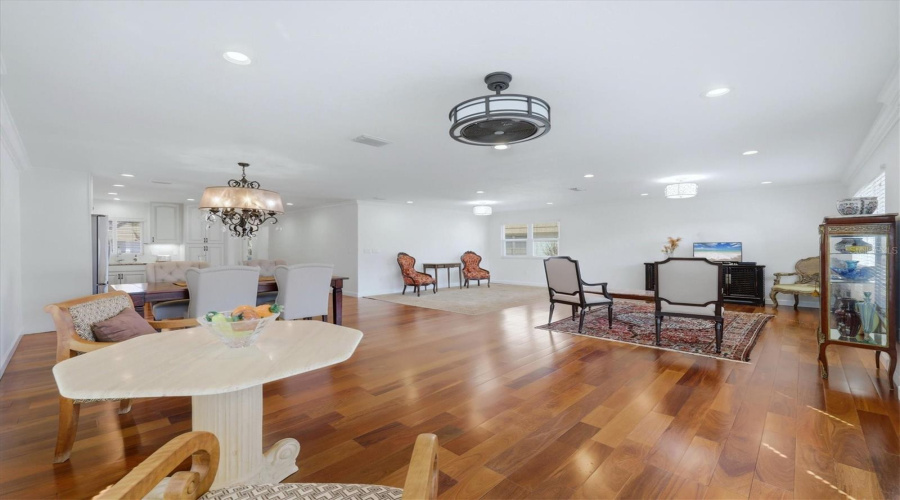 Sarasota, Florida 34231, 2 Bedroom Bedrooms, ,2 Bathroombathrooms,Residential,For Sale,Riverbluff,0,Mfra4686360