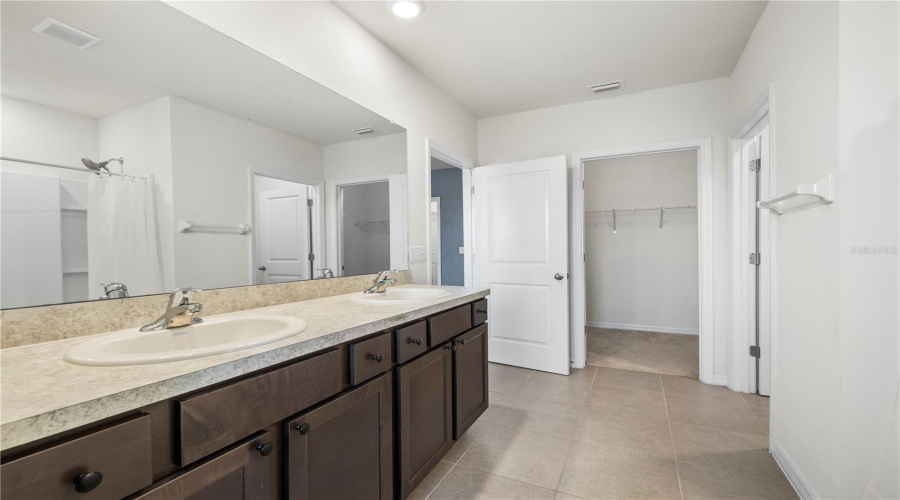 Riverview, Florida 33578, 5 Bedroom Bedrooms, ,4 Bathroombathrooms,Residential,For Sale,Golden Light,0,Mfrtb8537376