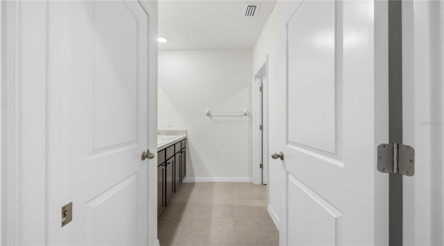 Riverview, Florida 33578, 5 Bedroom Bedrooms, ,4 Bathroombathrooms,Residential,For Sale,Golden Light,0,Mfrtb8537376