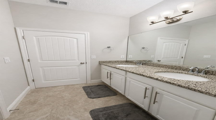 Deltona, Florida 32725, 4 Bedroom Bedrooms, ,3 Bathroombathrooms,Residential,For Sale,Lake Baton,0,Mfro6432256