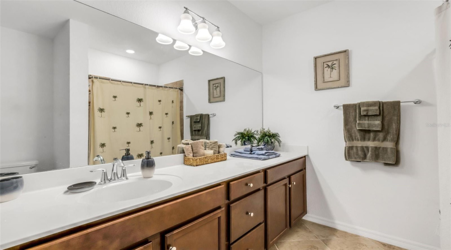 Venice, Florida 34293, 3 Bedroom Bedrooms, ,2 Bathroombathrooms,Residential,For Sale,Lagente,0,Mfra4703249