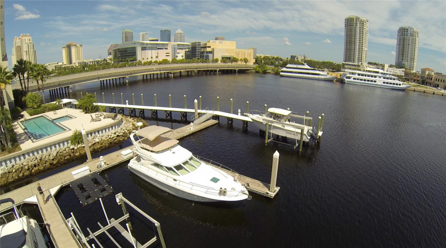 Tampa, Florida 33602, 1 Bedroom Bedrooms, ,1 Bathroombathrooms,Residential,For Sale,Garrison Cove Lane,0,Mfrtb8518091