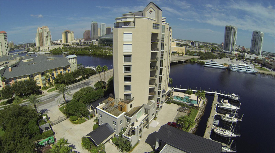 Tampa, Florida 33602, 1 Bedroom Bedrooms, ,1 Bathroombathrooms,Residential,For Sale,Garrison Cove Lane,0,Mfrtb8518091