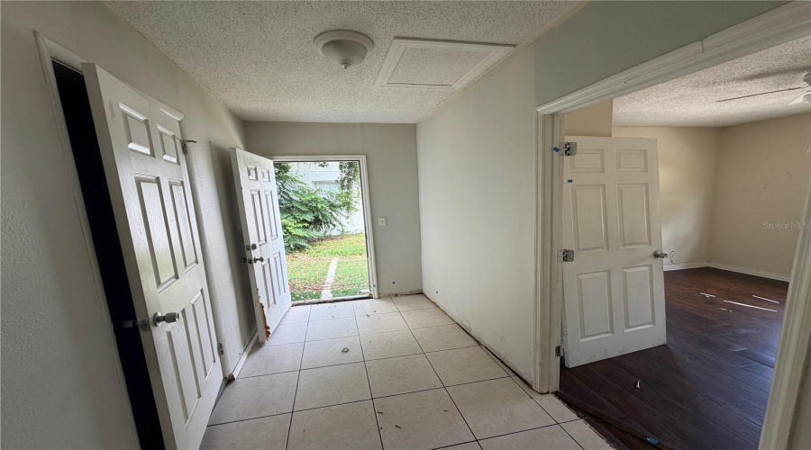 Brandon, Florida 33510, 3 Bedroom Bedrooms, ,2 Bathroombathrooms,Residential,For Sale,Skyview,0,Mfrtb8542241