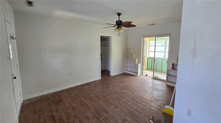 Clearwater Beach, Florida 33767, 2 Bedroom Bedrooms, ,1 Bathroombathrooms,Residential,For Sale,Bruce,0,Mfrtb8522355