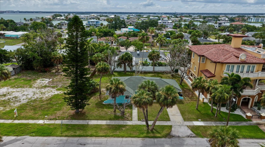 Clearwater Beach, Florida 33767, 2 Bedroom Bedrooms, ,1 Bathroombathrooms,Residential,For Sale,Bruce,0,Mfrtb8522355