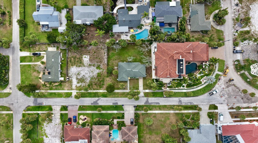 Clearwater Beach, Florida 33767, 2 Bedroom Bedrooms, ,1 Bathroombathrooms,Residential,For Sale,Bruce,0,Mfrtb8522355