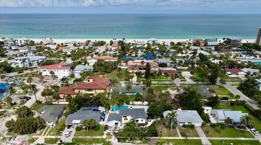 Clearwater Beach, Florida 33767, 2 Bedroom Bedrooms, ,1 Bathroombathrooms,Residential,For Sale,Bruce,0,Mfrtb8522355