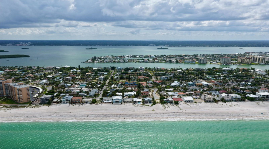 Clearwater Beach, Florida 33767, 2 Bedroom Bedrooms, ,1 Bathroombathrooms,Residential,For Sale,Bruce,0,Mfrtb8522355
