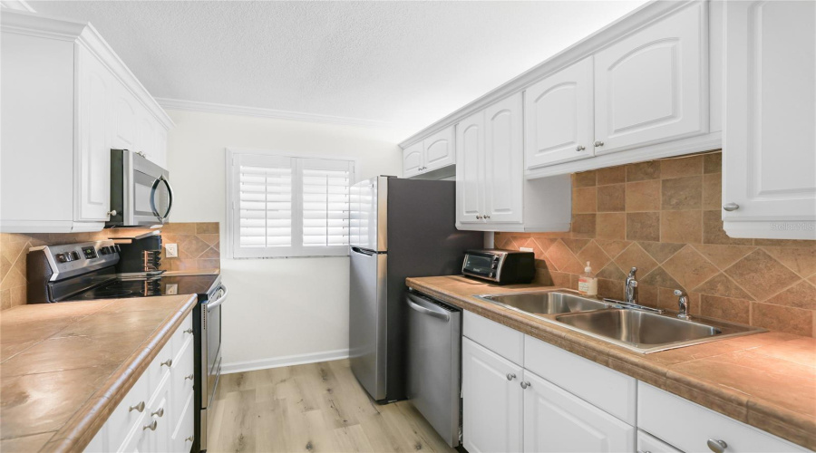 Longboat Key, Florida 34228, 2 Bedroom Bedrooms, ,2 Bathroombathrooms,Residential,For Sale,Gulf Of Mexico,0,Mfra4702237