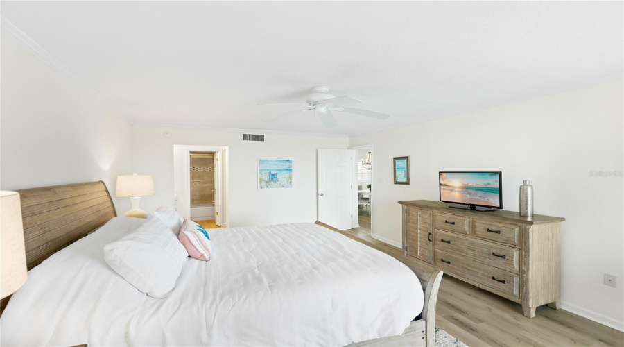 Longboat Key, Florida 34228, 2 Bedroom Bedrooms, ,2 Bathroombathrooms,Residential,For Sale,Gulf Of Mexico,0,Mfra4702237