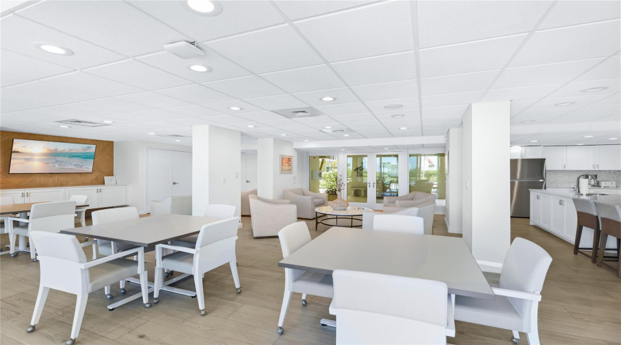 Longboat Key, Florida 34228, 2 Bedroom Bedrooms, ,2 Bathroombathrooms,Residential,For Sale,Gulf Of Mexico,0,Mfra4702237
